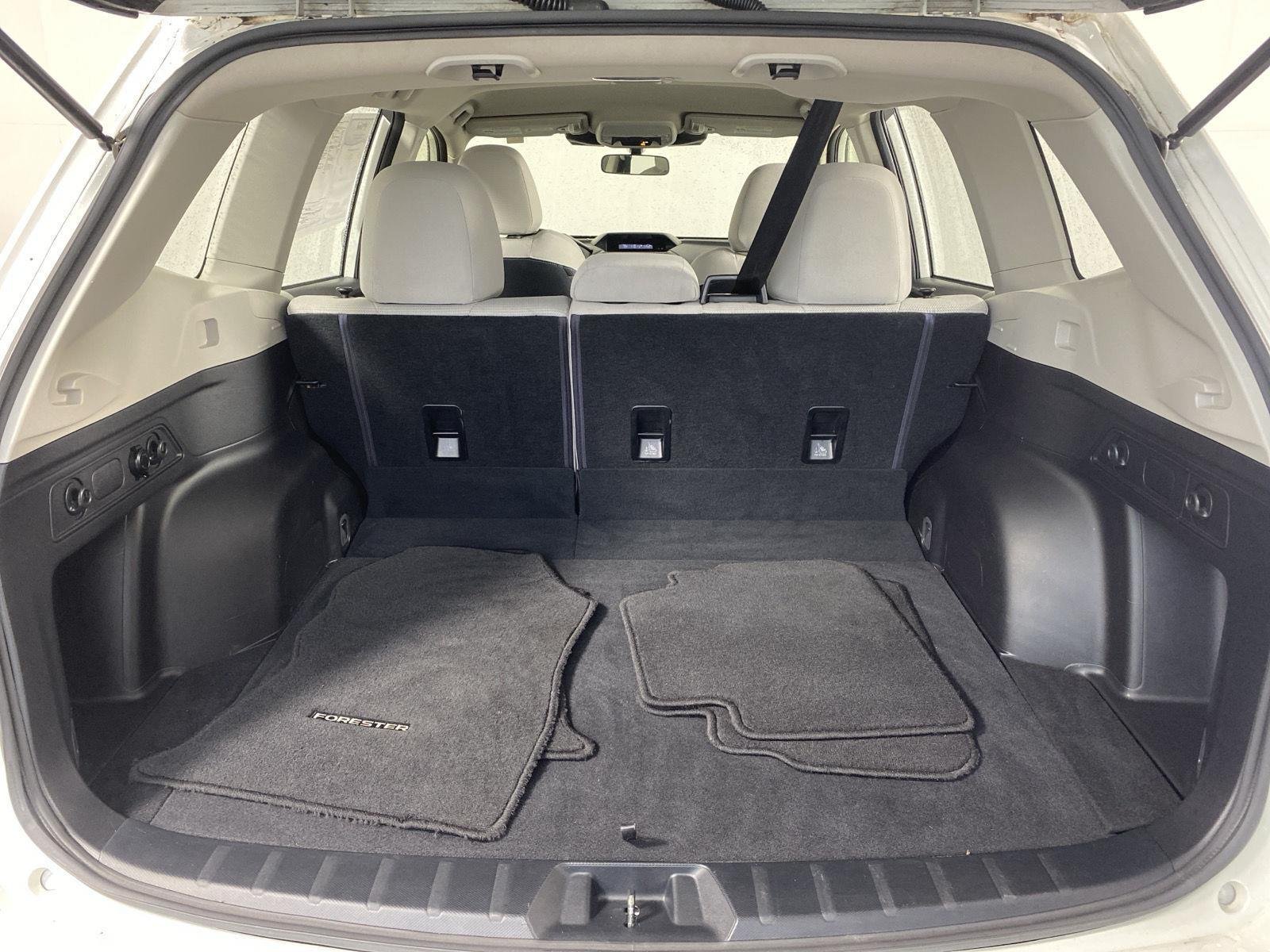 Used 2023 Crystal White Pearl Subaru Base image 7