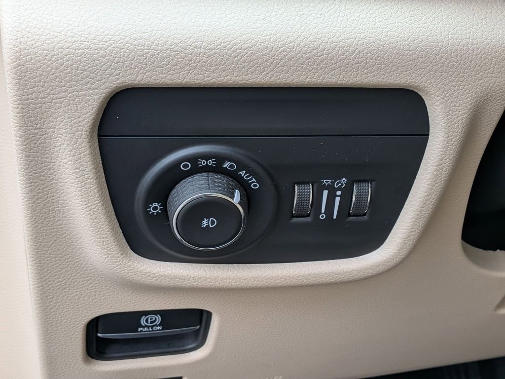 Used 2022 Black Jeep Limited image 16