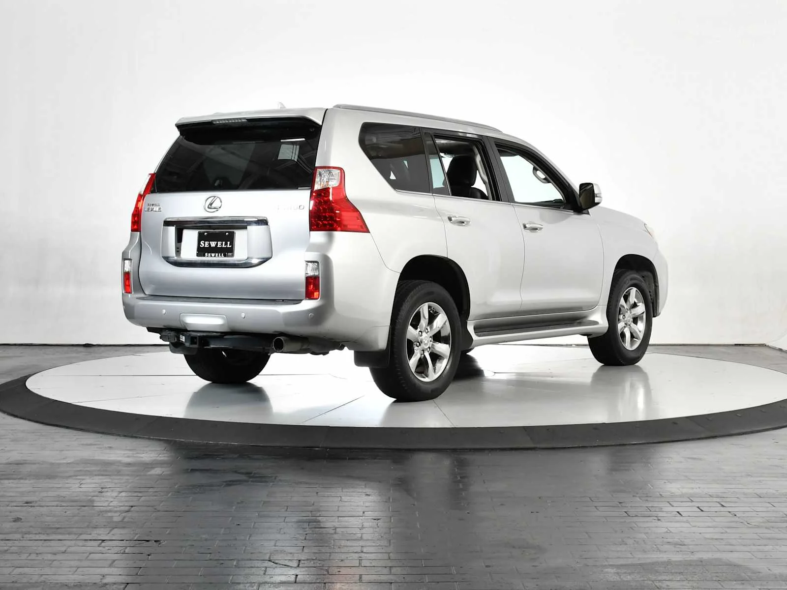 Used 2010 Tungsten Pearl Lexus  image 5