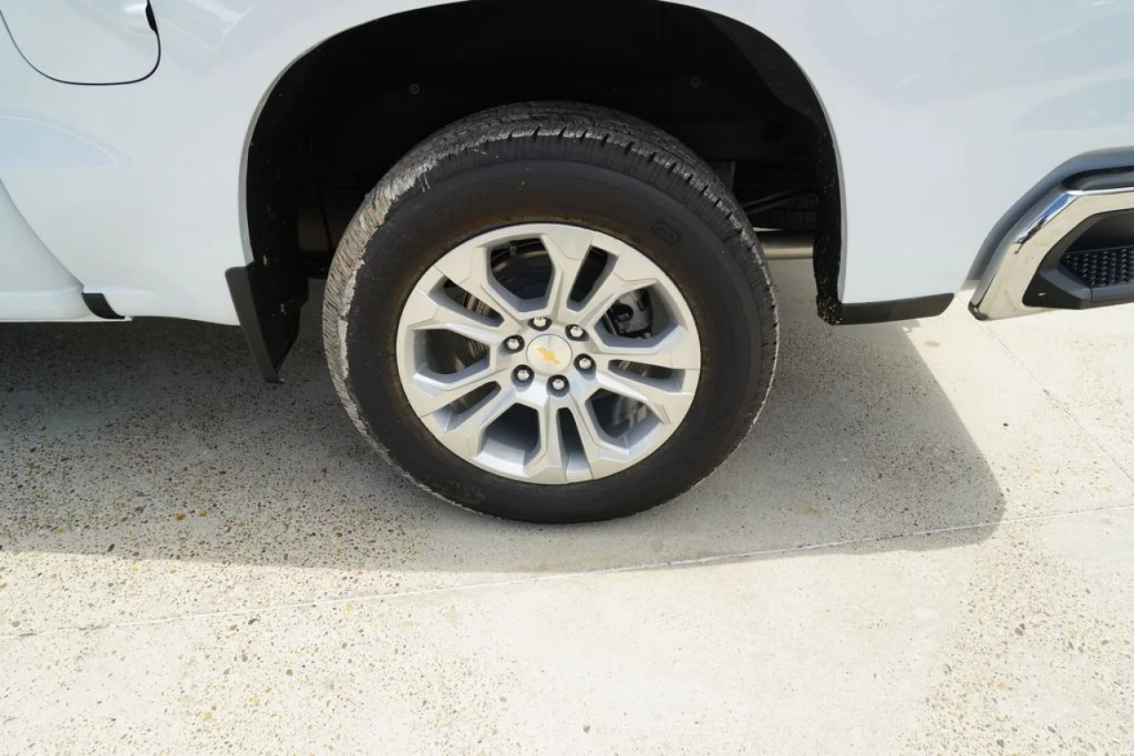 2026 Chevrolet Silverado 1500 LTZ - Photo 15