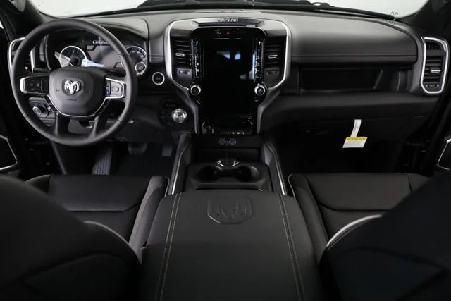 New 2026 Diamond Black Crystal Pearl-Coat Exterior Paint RAM Laramie image 24
