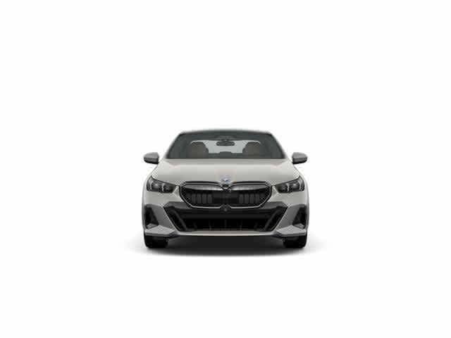 New 2026 Oxide Grey Metallic BMW 550e xDrive image 2