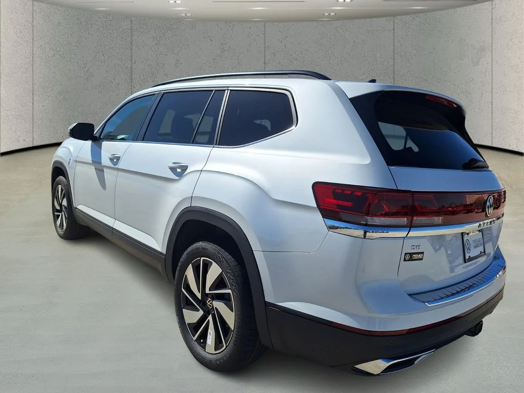 New 2026 White Volkswagen 2.0T SE w/Technology image 3