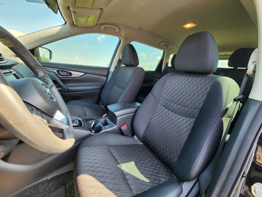 Used 2019 Magnetic Black Pearl Nissan SV image 4