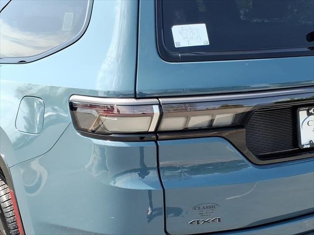 New 2026 Steel Blue Exterior Paint Jeep Grand Wagoneer image 17