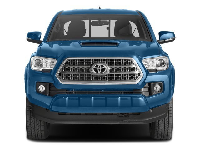 Used 2016  Toyota  image 4