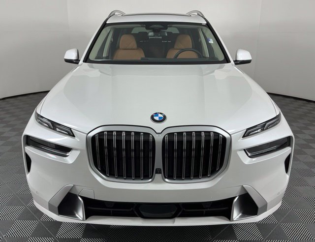 Used 2024 Mineral White Metallic BMW xDrive40i image 3