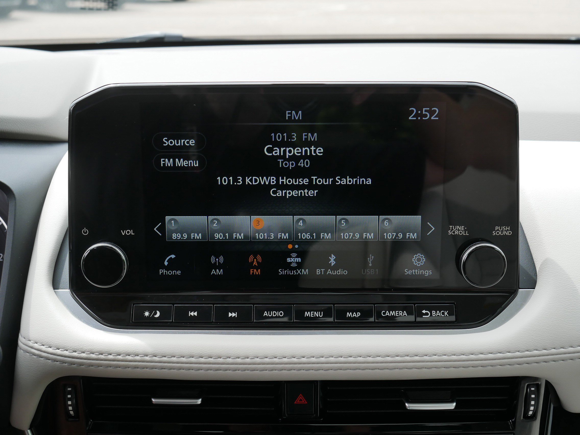 Certified Used 2023 Pearl White Tricoat Nissan SL image 22