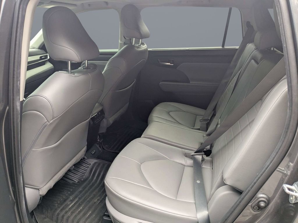 Used 2022 Gray Toyota XLE image 15