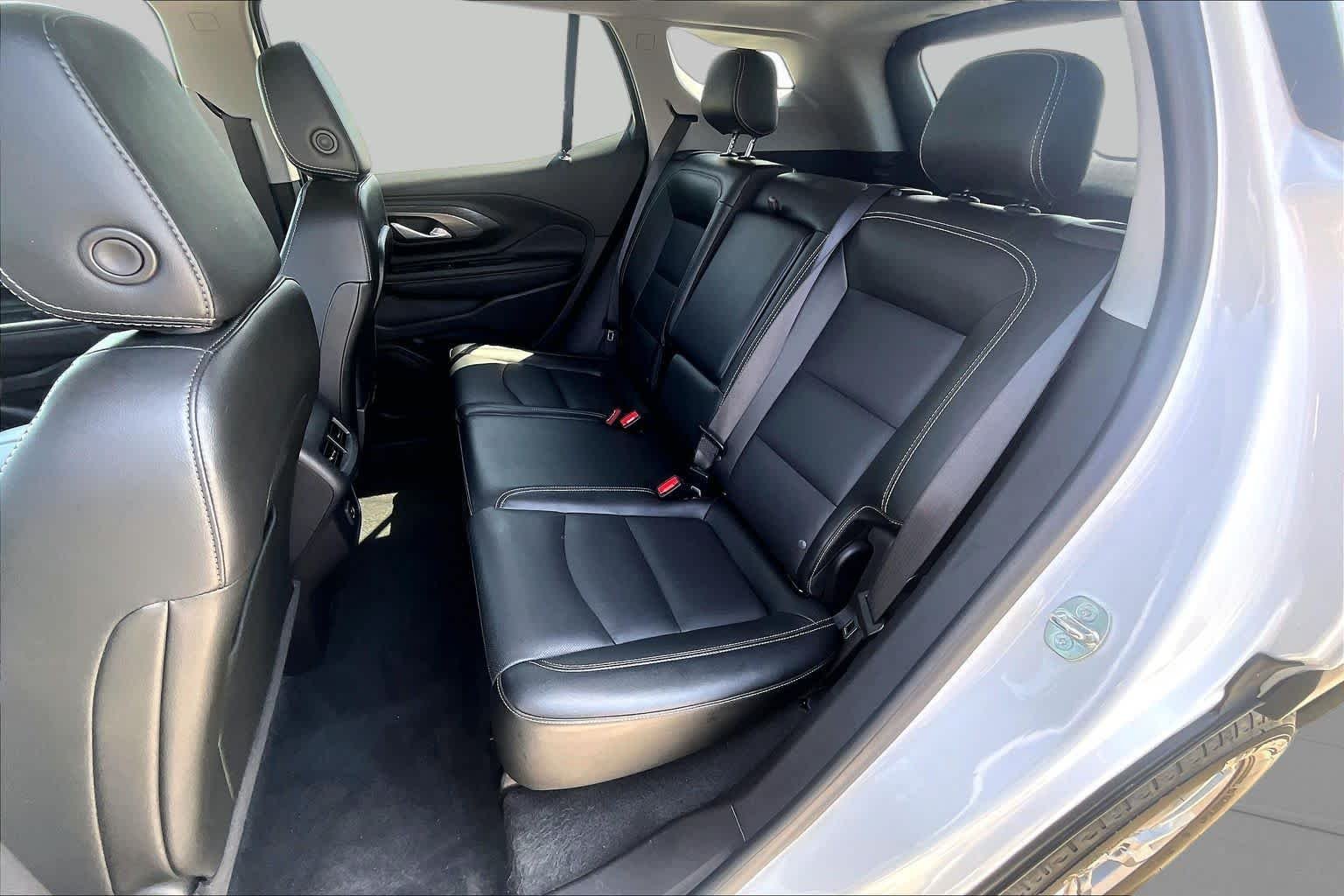 2024 GMC Terrain SLT - Photo 16