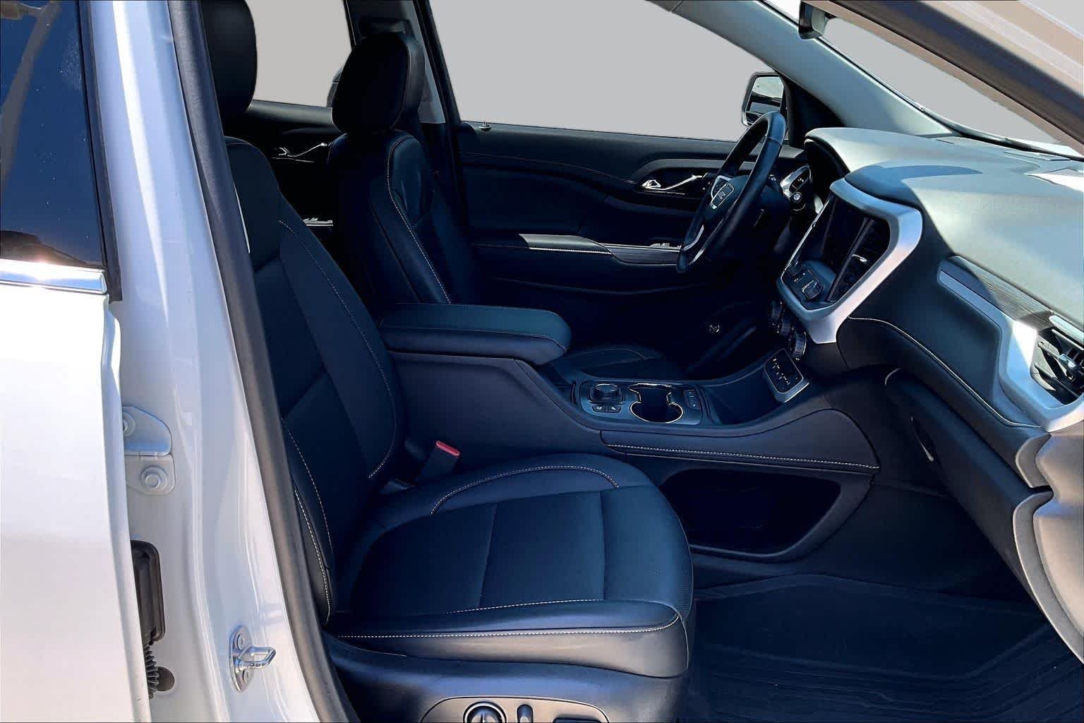 Used 2023 Summit White GMC SLT image 9