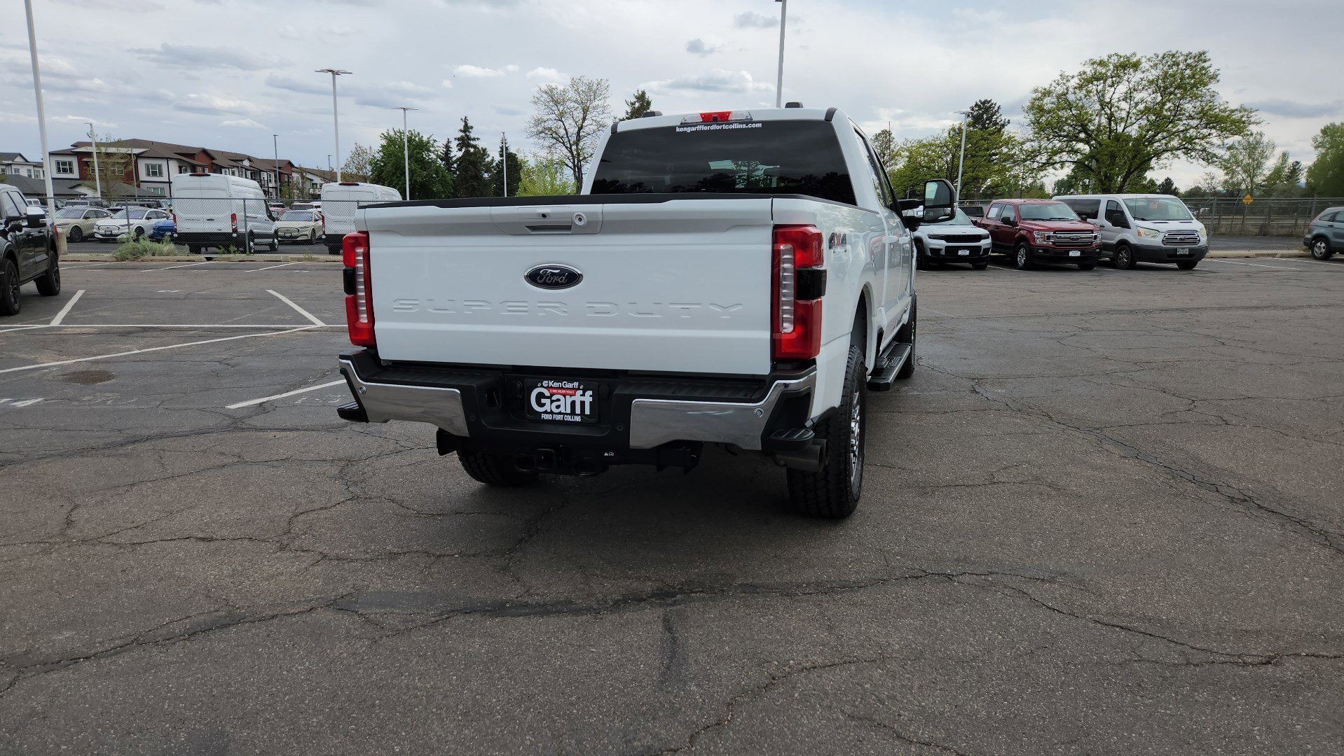 Certified Used 2025 Oxford White Ford LARIAT image 13