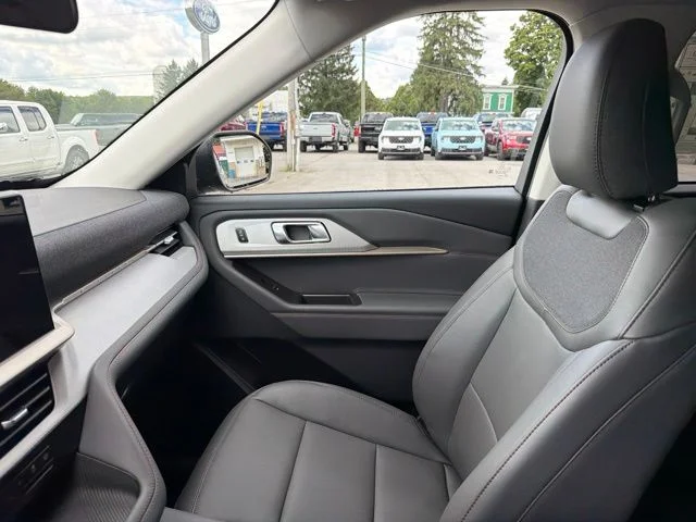 New 2026 Agate Black Metallic Ford Active image 30