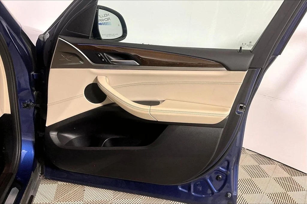 Used 2021 Phytonic Blue Metallic BMW sDrive30i image 19