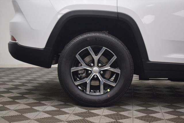 New 2025 Bright White Clear-Coat Exterior Paint Jeep Limited image 9