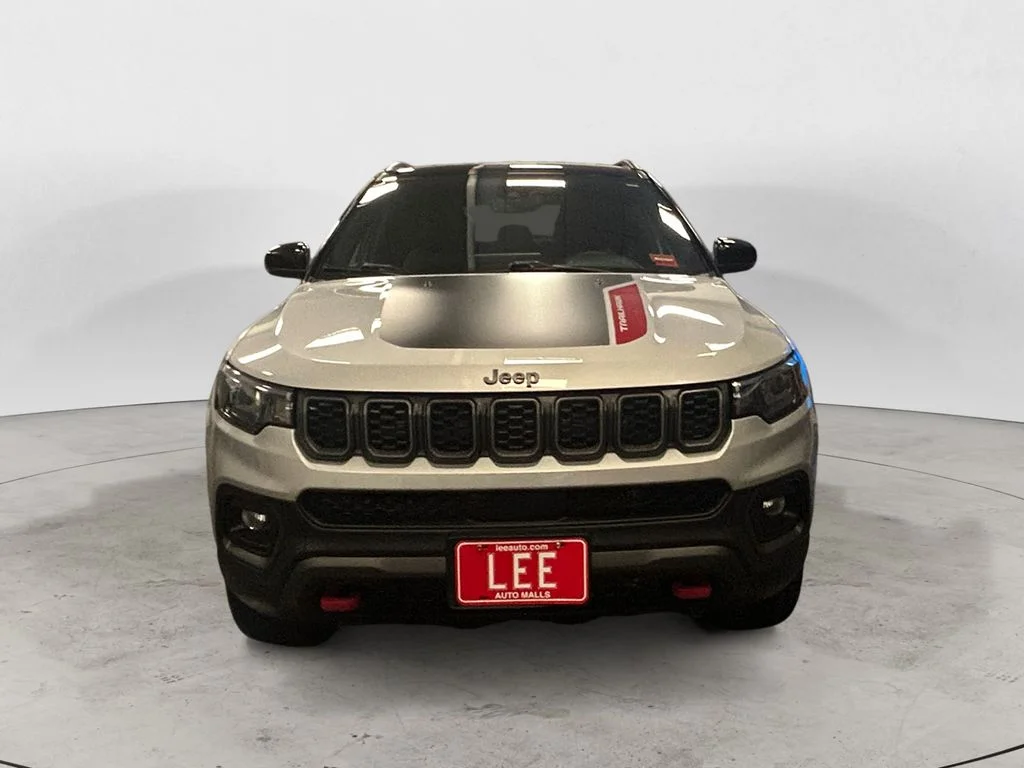 Used 2025 Silver Zynith Jeep Trailhawk image 8