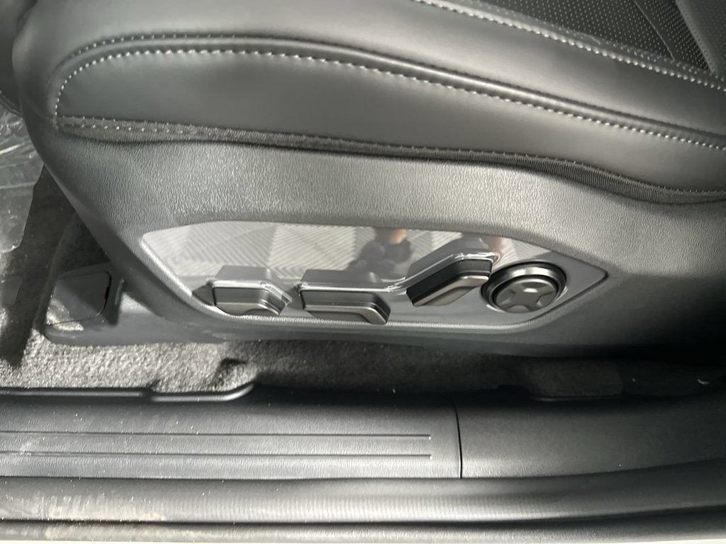 New 2027 Wolf Gray Kia X-LINE SX image 4