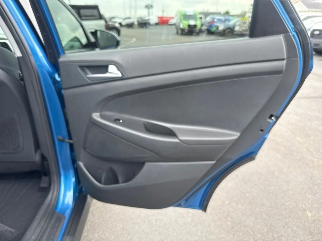 Used 2020 Aqua Blue Hyundai Value image 39