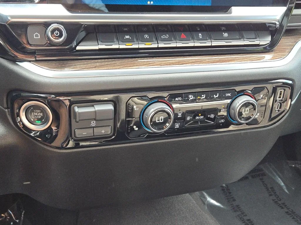 Used 2025 White Chevrolet RST image 24