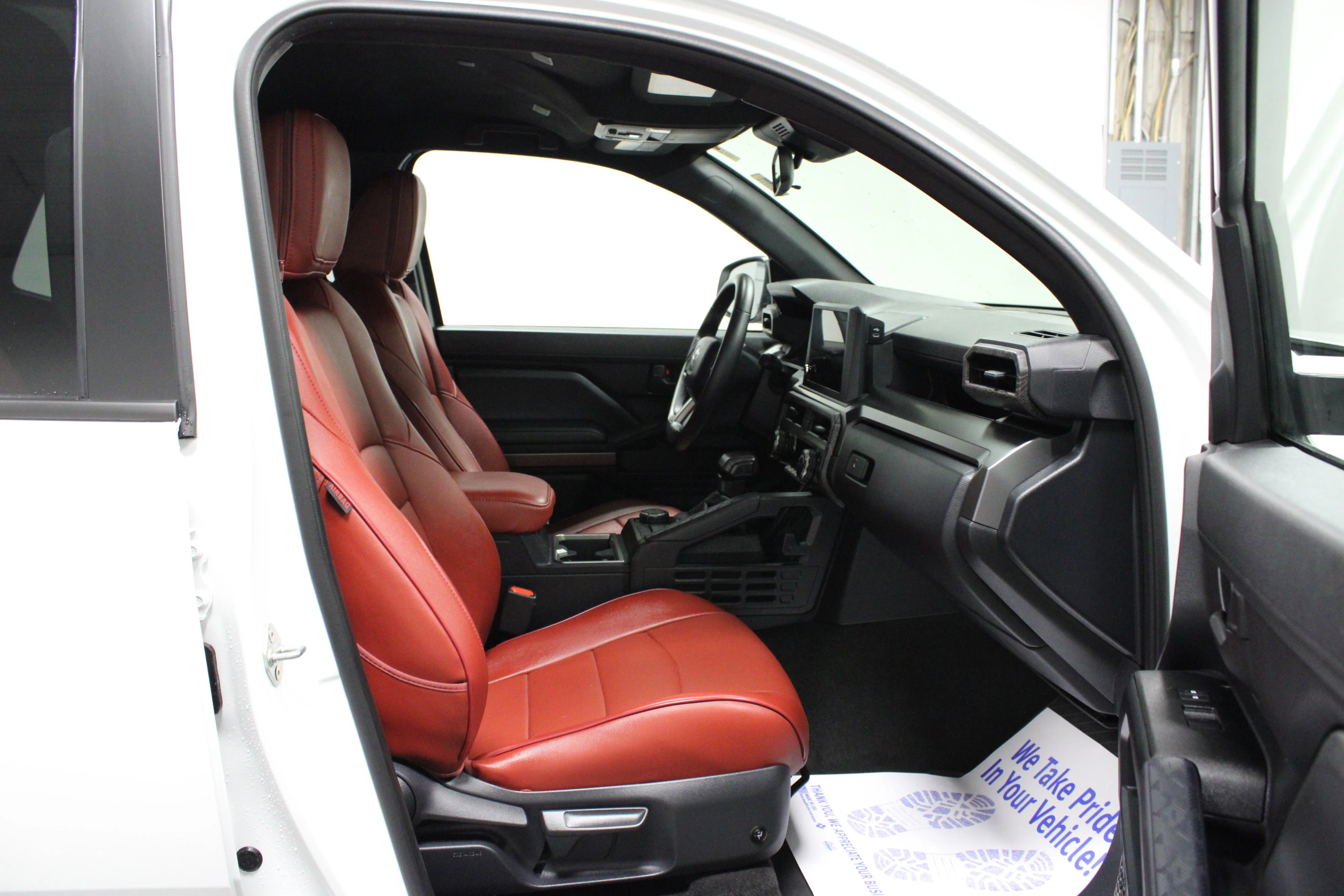 Used 2025 Ice Toyota SR5 image 16