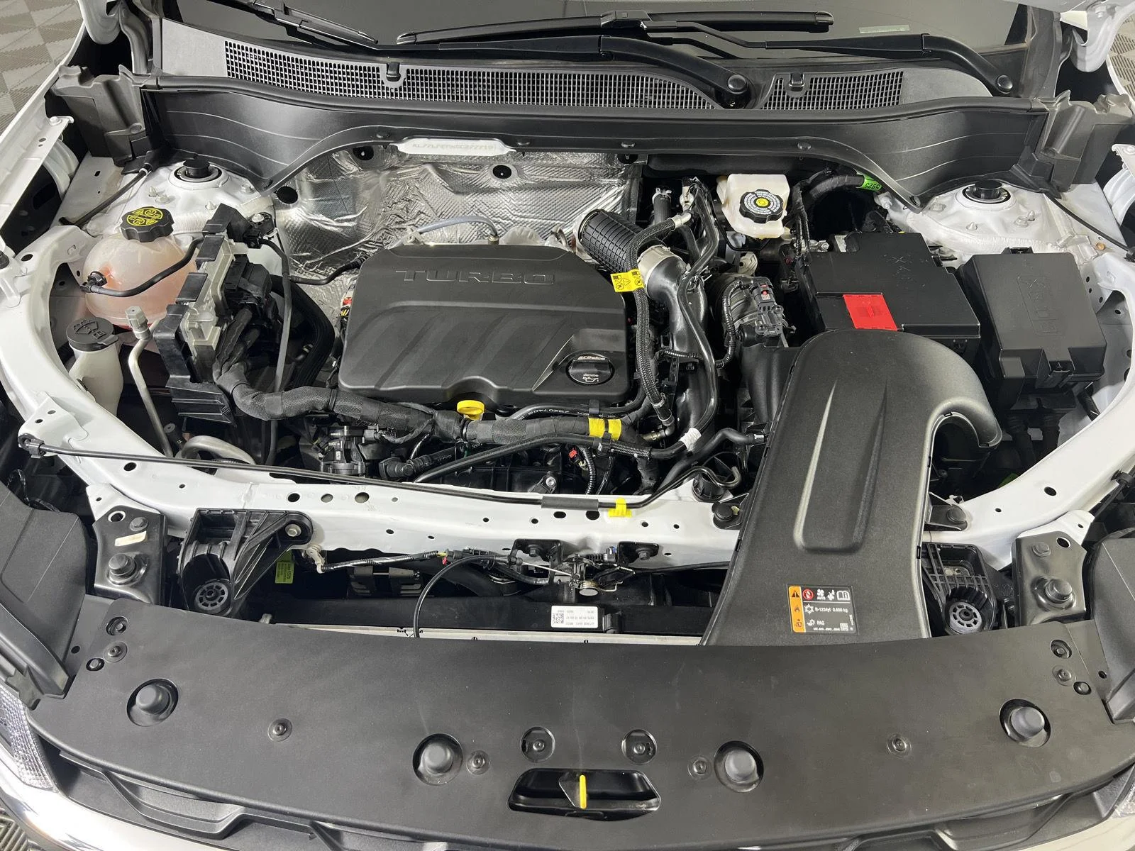 Used 2025 Summit White Chevrolet LS image 27