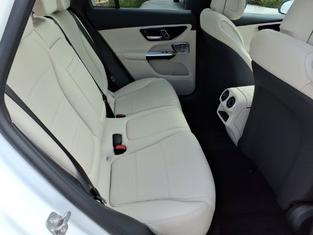 New 2027 White Mercedes-Benz GLC 300 image 20