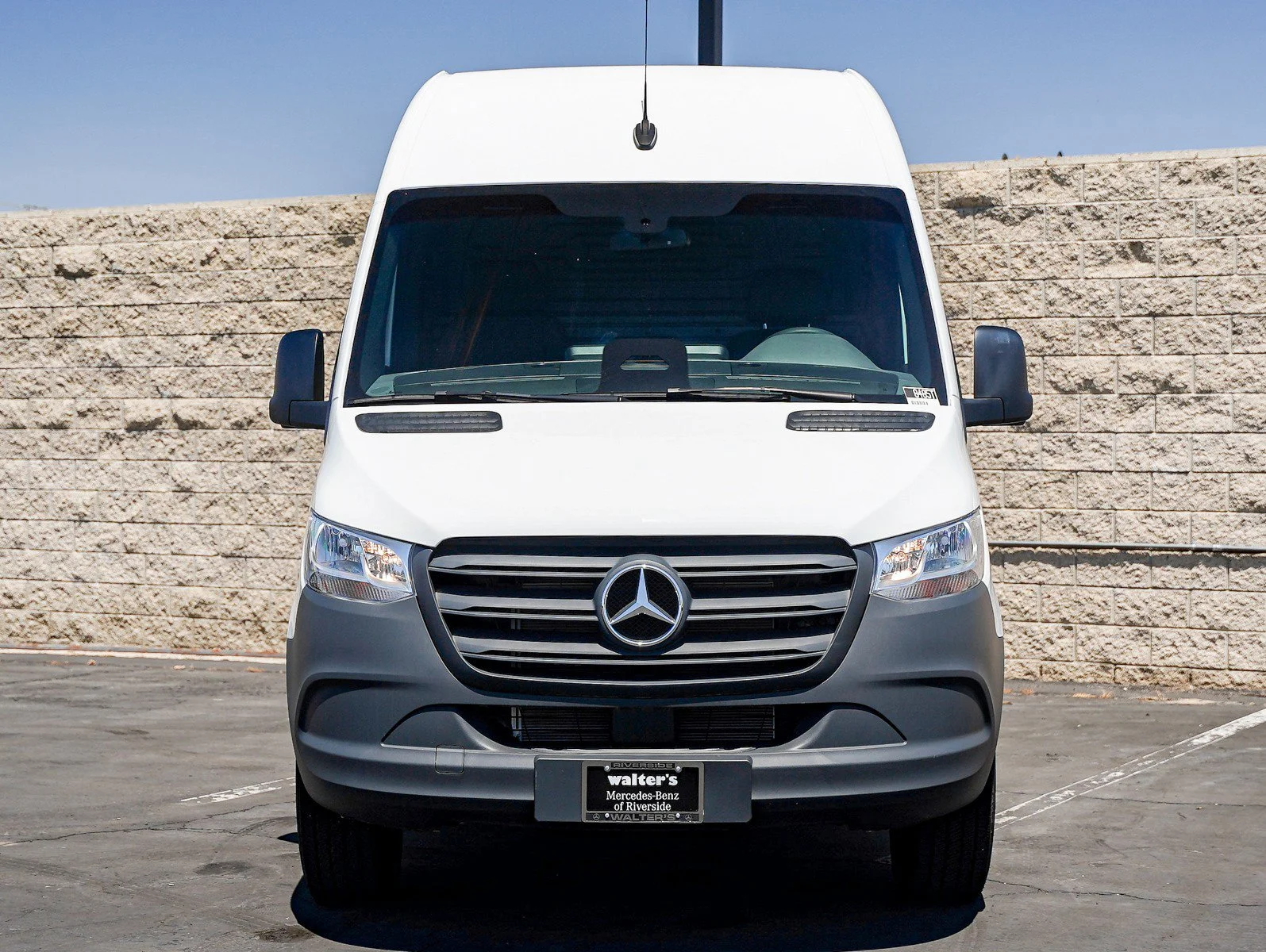 New 2025 Arctic White Mercedes-Benz  image 2