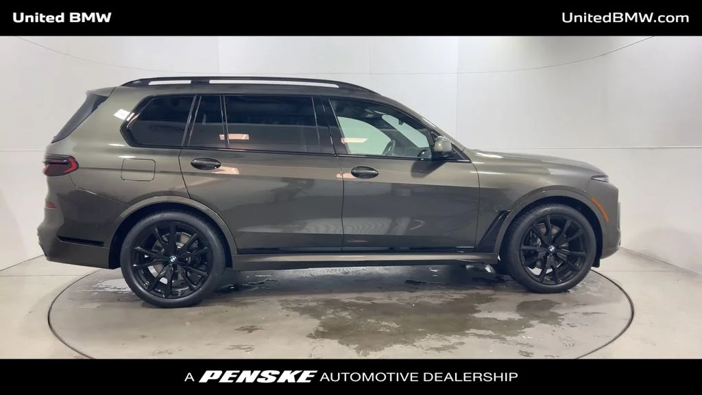 Used 2026 Manhattan Green Metallic BMW xDrive40i image 9