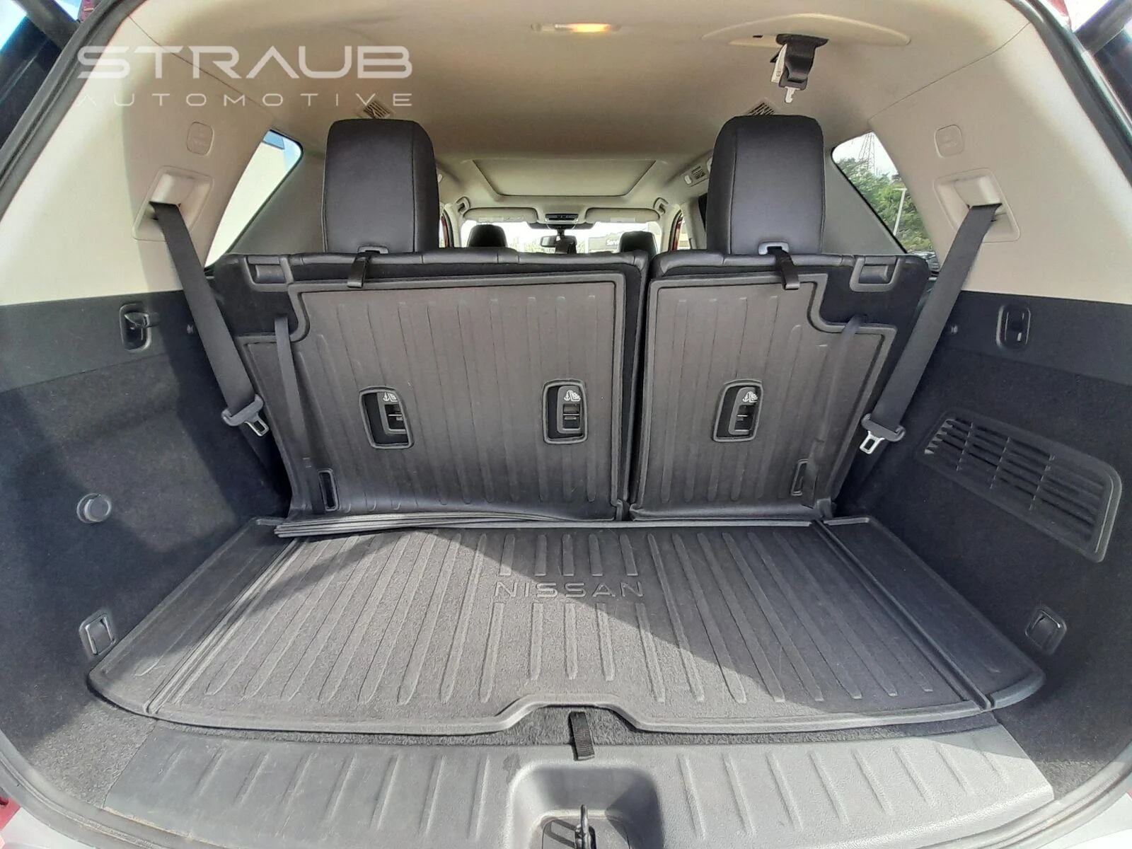Used 2022 Scarlet Ember Tintcoat Nissan Platinum image 65
