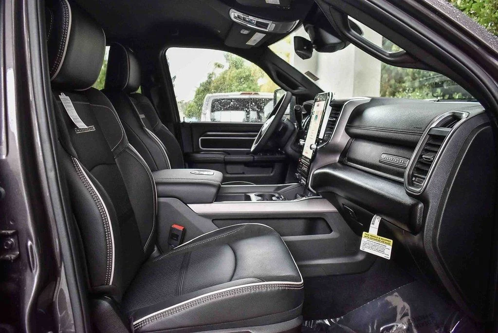 New 2026 Granite Crystal Metallic Clear-Coat Exterior Paint RAM Laramie image 13