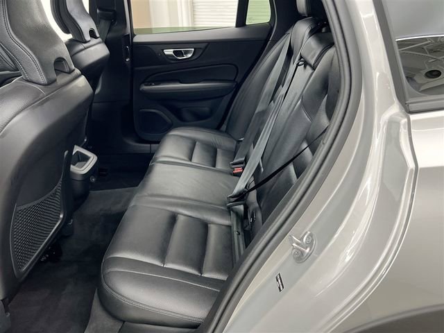 2025 Volvo V60 Cross Country Plus - Photo 11