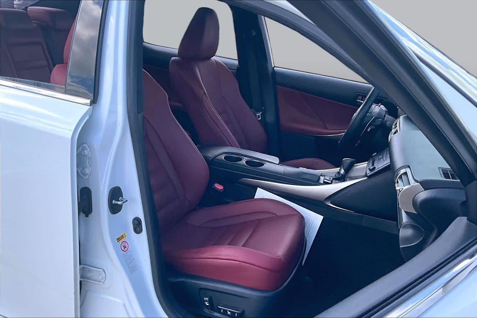 Used 2016 Ultra White Lexus  image 8