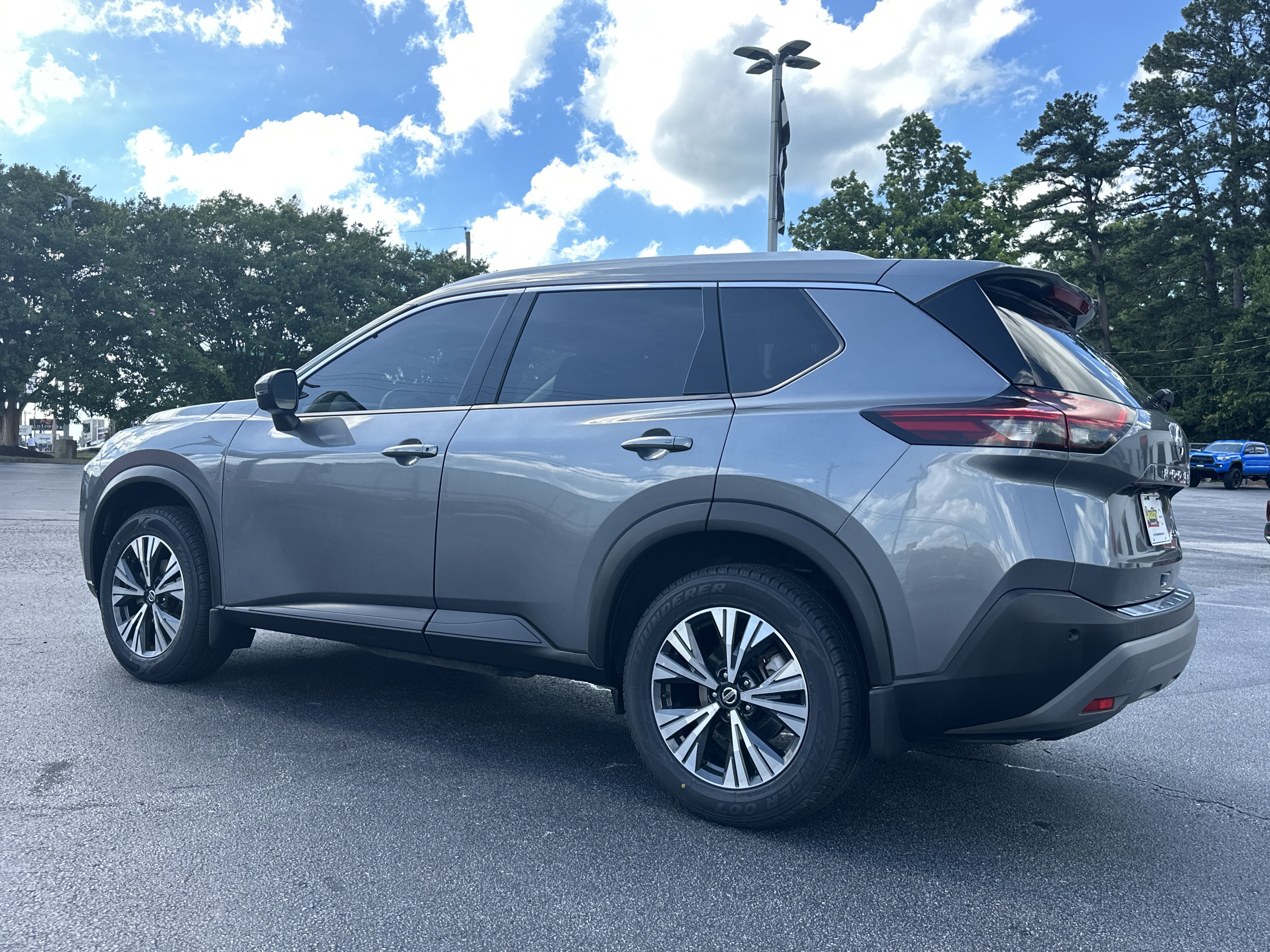 Used 2021 Gun Metallic Nissan SV image 5