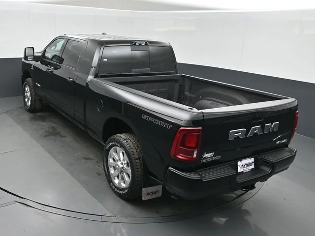 New 2026 Diamond Black Crystal Pearl-Coat Exterior Paint RAM Laramie image 33