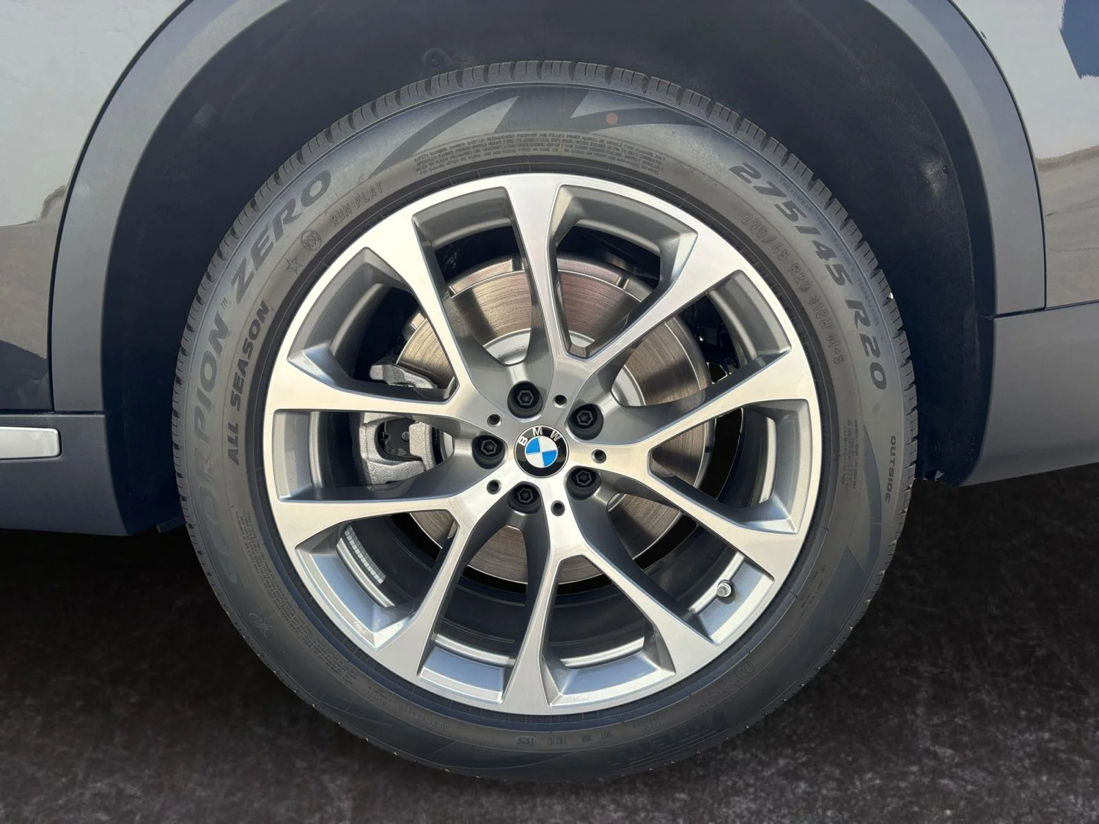 New 2026 Black Sapphire Metallic BMW xDrive50e image 29