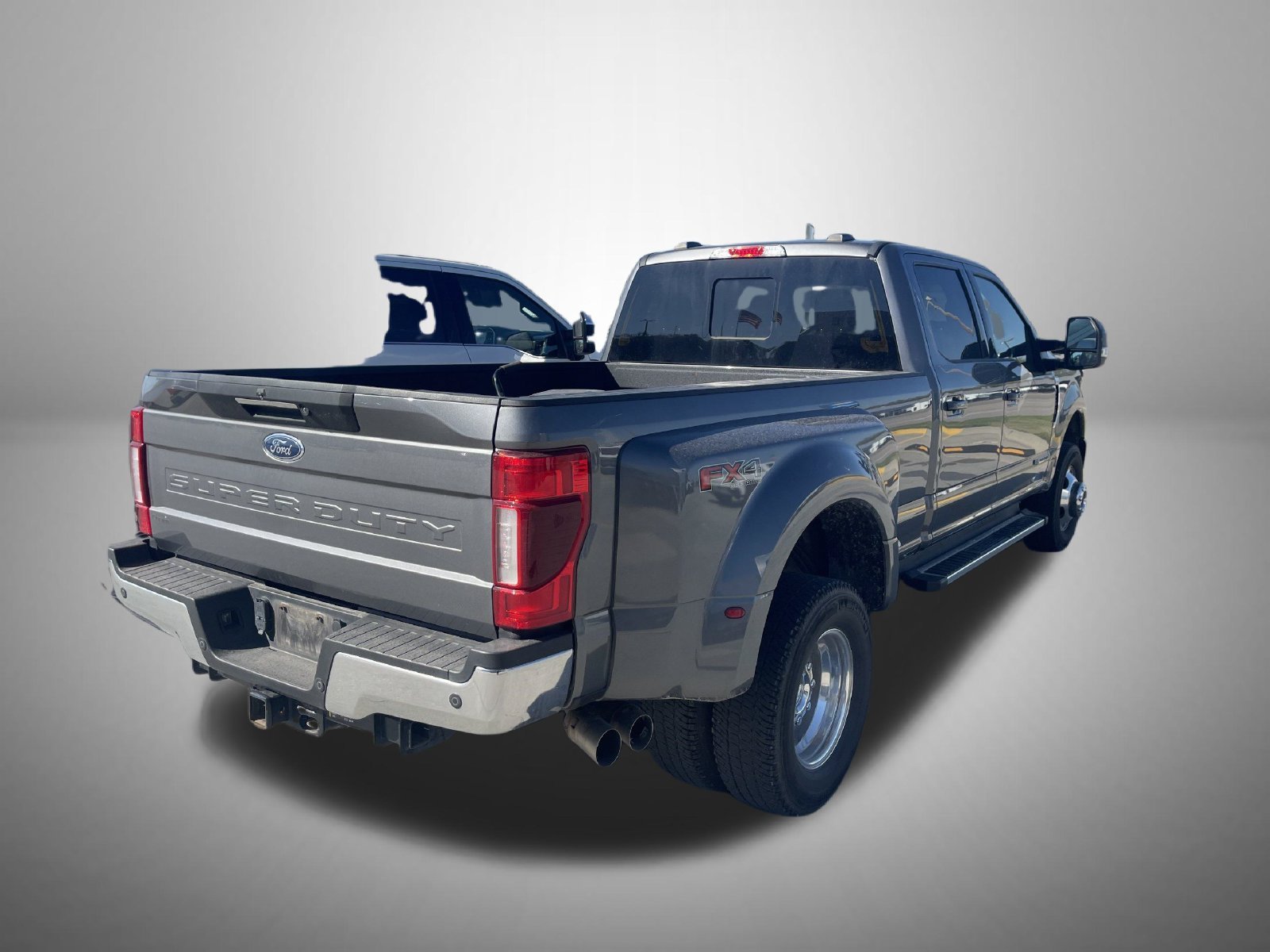 Used 2022 Gray Metallic Ford Lariat image 5
