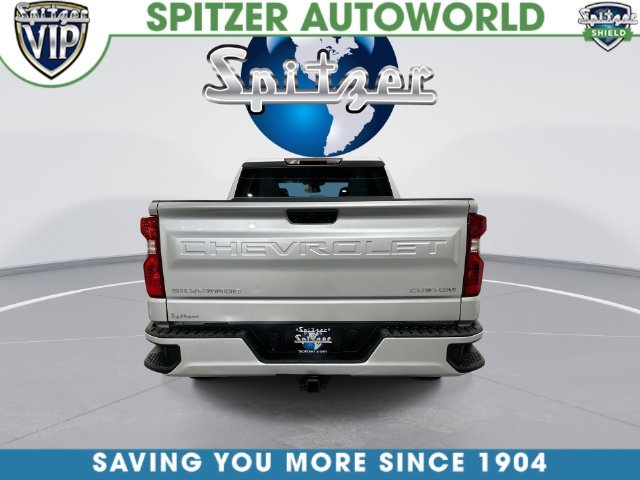 Used 2022 Silver Chevrolet Custom image 9