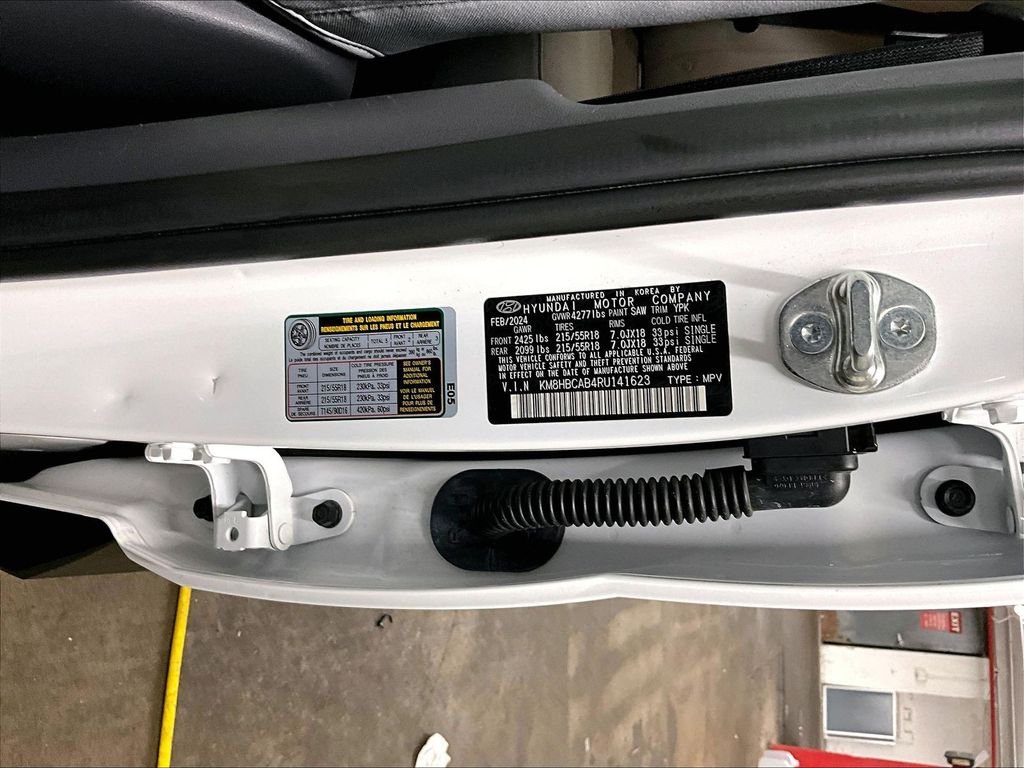 Used 2024 White Hyundai SEL image 35