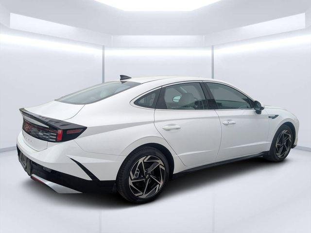 New 2026 White Hyundai SEL Sport image 3