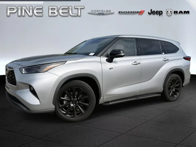 2022 toyota Highlander LE