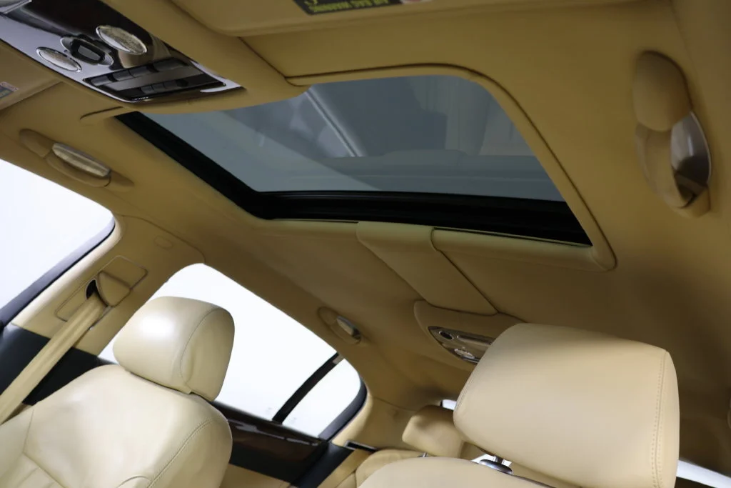 Used 2008  Bentley  image 17