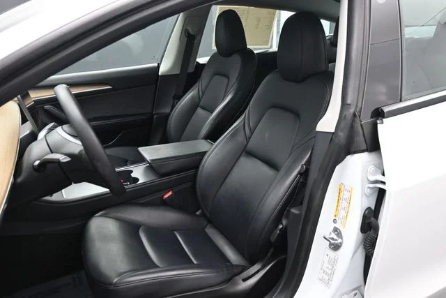 Used 2023 White Tesla Base image 5