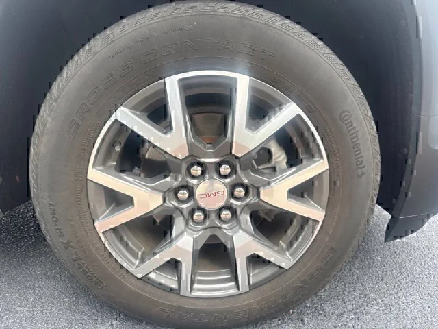 Used 2023 White GMC SLE image 4