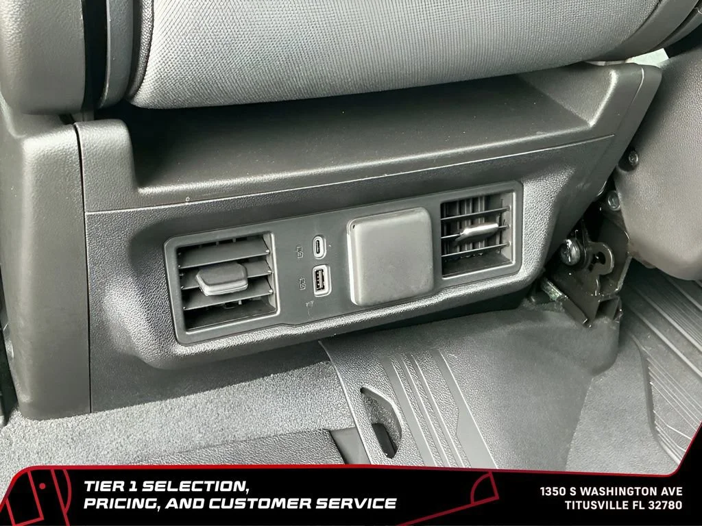 Used 2025 Onyx Black GMC Elevation image 26