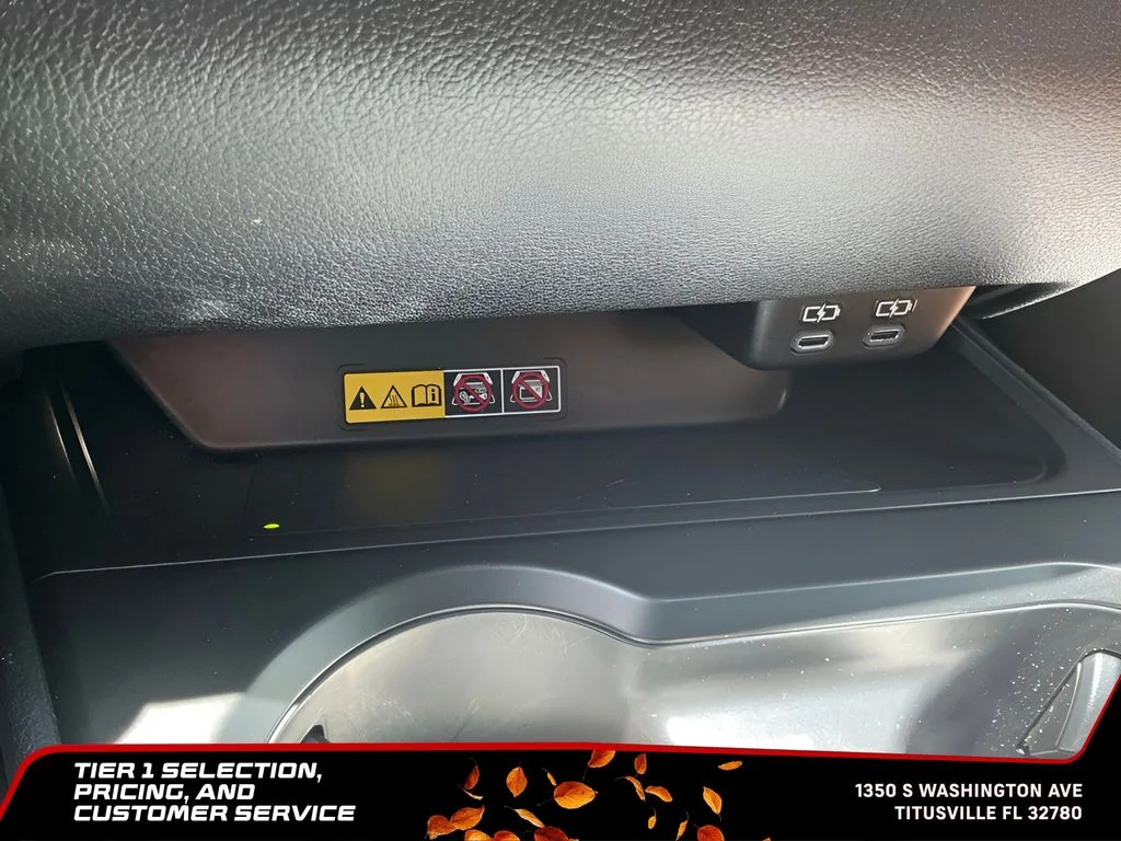 Used 2025 White Lexus 300h Premium image 31