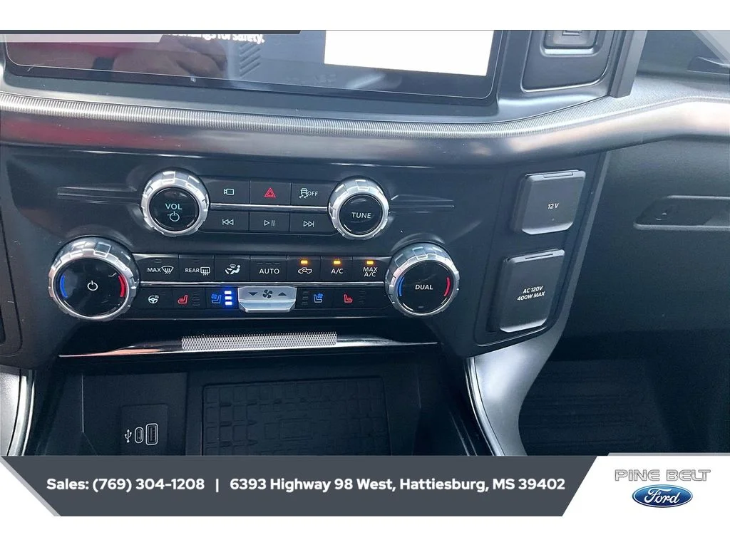 Used 2025 Space White Metallic Ford LARIAT image 24