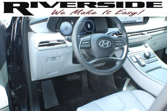 Used 2025 Moonlight Cloud Hyundai SEL Premium 7P image 8