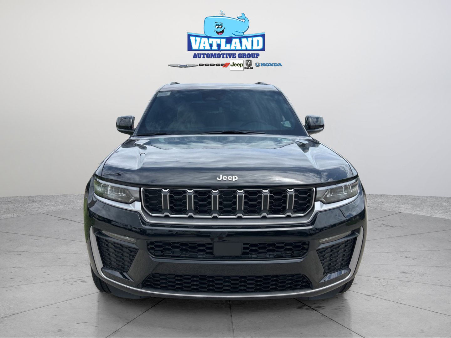 New 2026 Diamond Black Crystal Pearl-Coat Exterior Paint Jeep Limited image 21