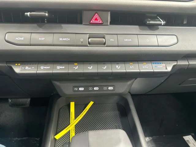 New 2027 Snow White Pearl Kia LX image 17