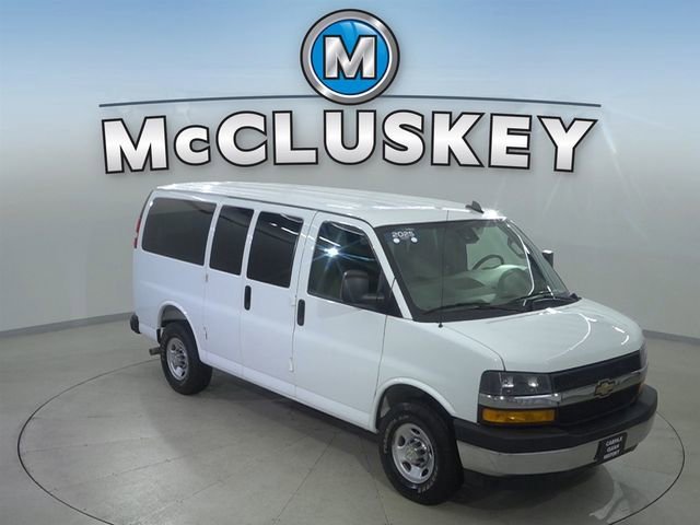 2025 Chevrolet Express Passenger LT - Photo 32